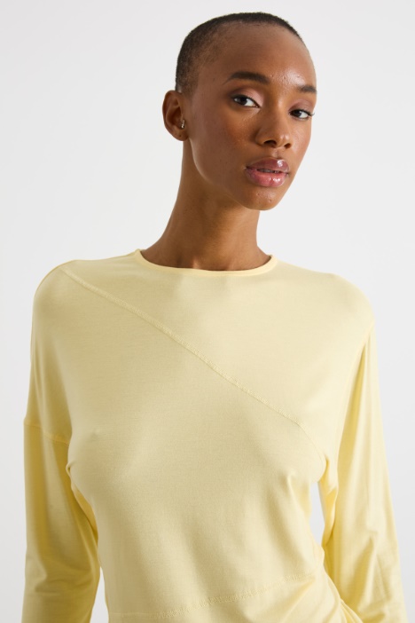 T-shirt con maniche a kimono