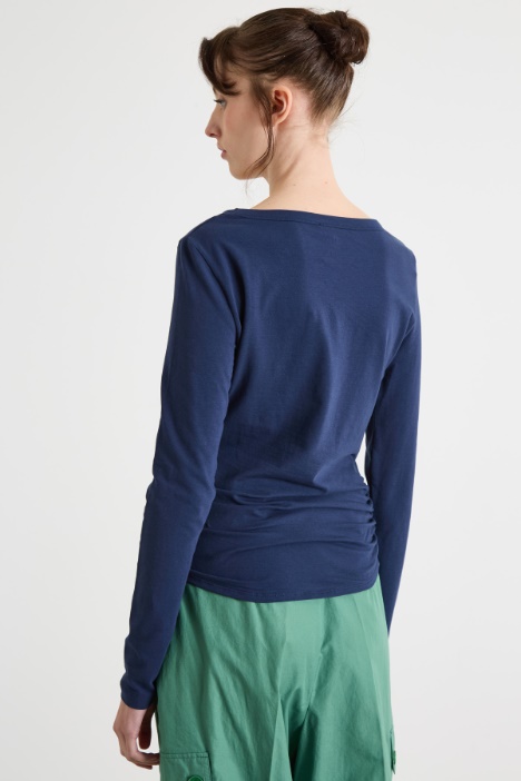T-shirt con drappeggi