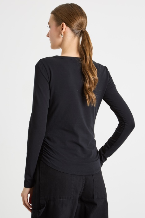 T-shirt con drappeggi