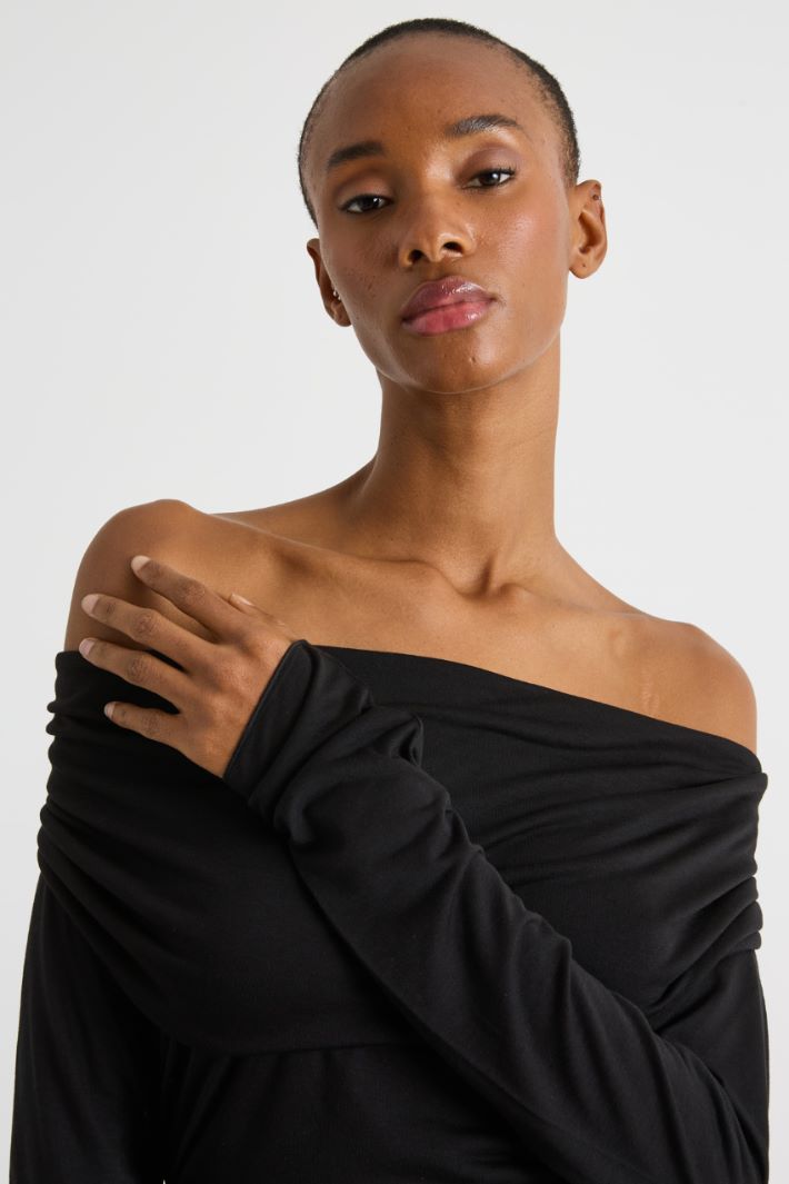 Off-the-shoulder top Intrend - 3