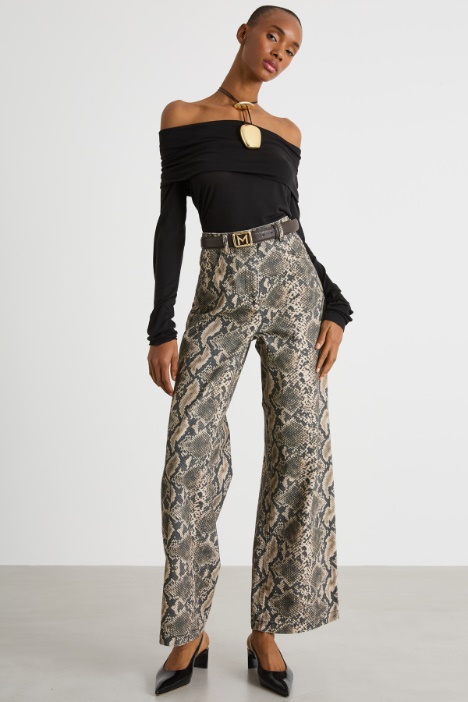 Off-the-shoulder top Intrend