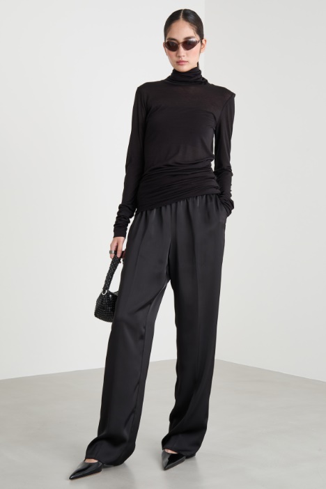 Asymmetric hem polo neck Intrend