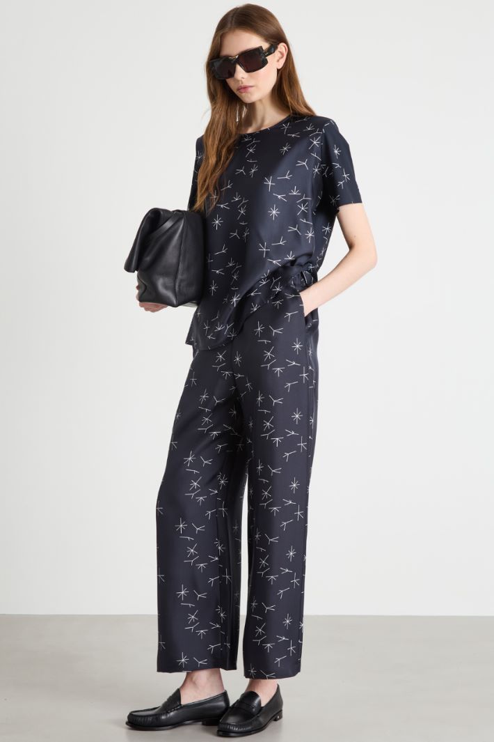 Jersey top with a twill panel Intrend