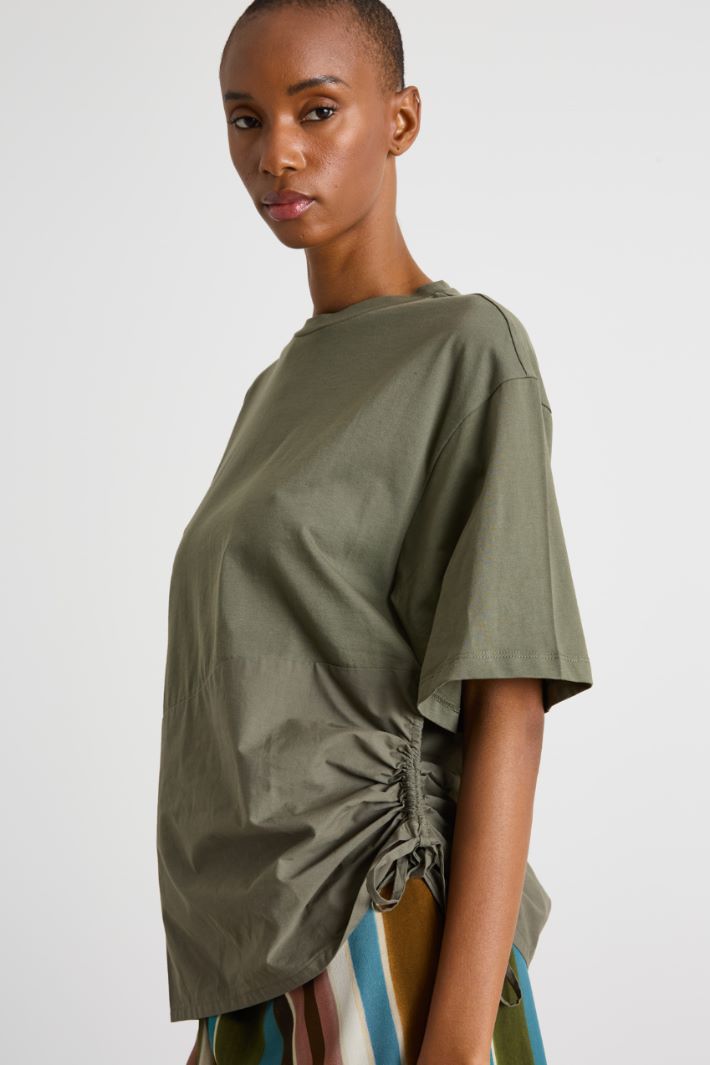 Drawstring-detail T-shirt Intrend - 3