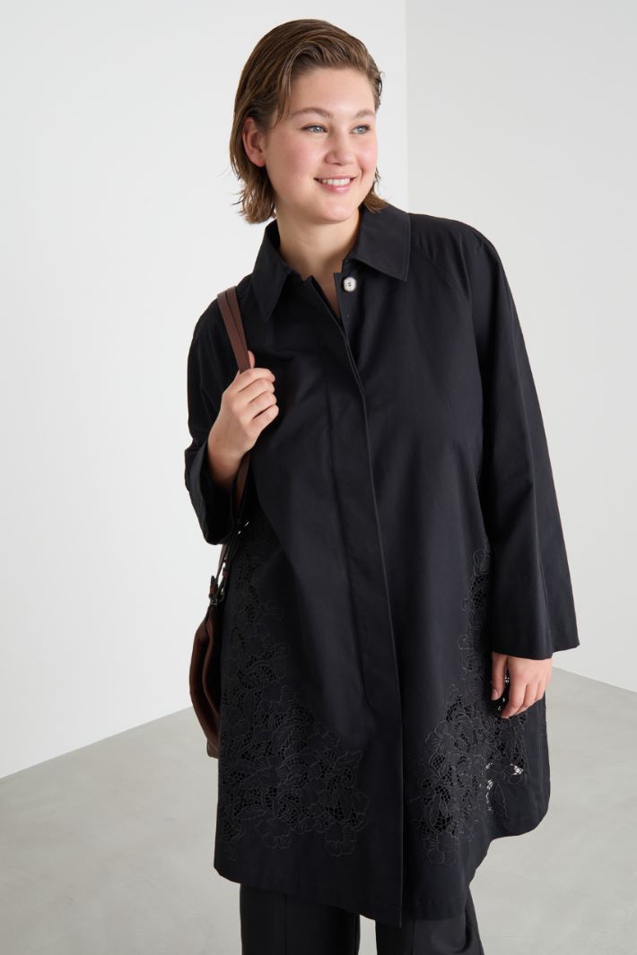 Embroidered water-repellent twill raincoat Intrend - 2