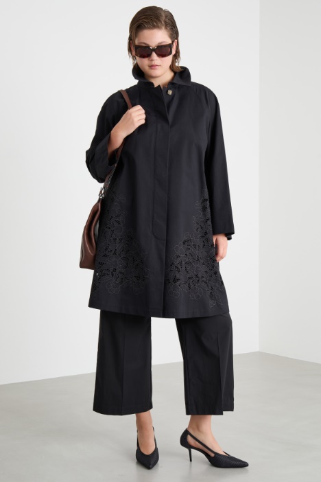 Embroidered water-repellent twill raincoat Intrend