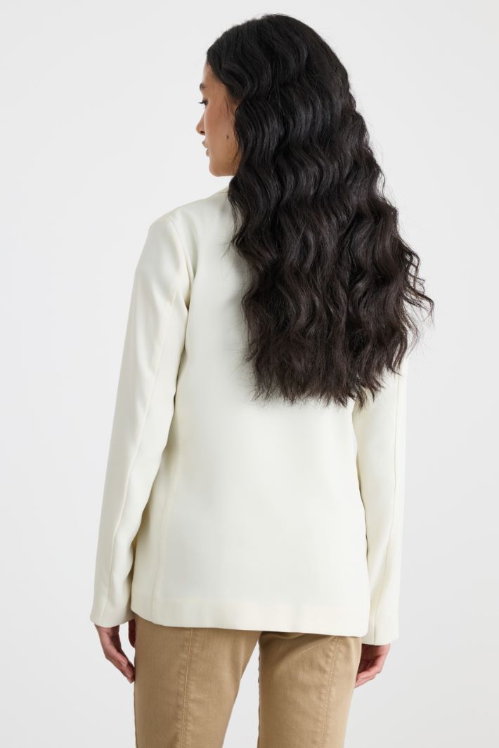 Double-breasted blazer in fluid crepe Intrend - 4