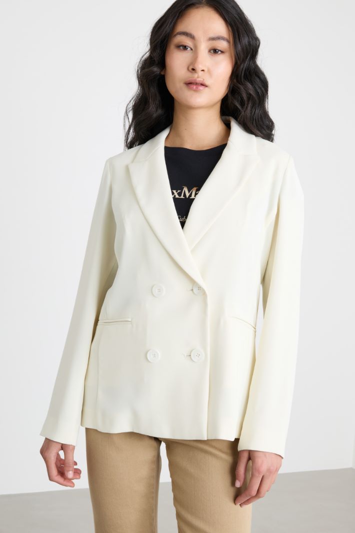 Double-breasted blazer in fluid crepe Intrend - 2