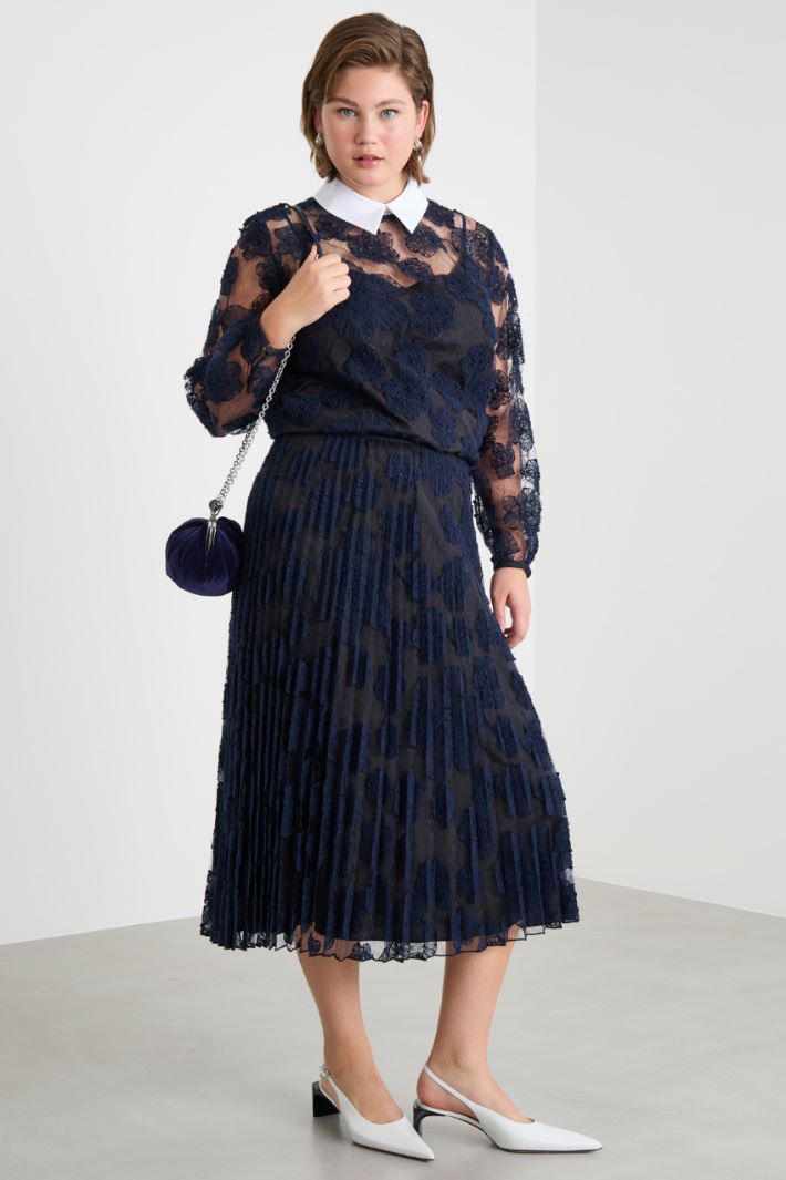 Embroidered lace skirt Intrend