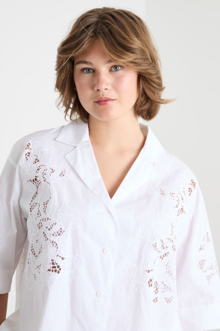 Embroidered poplin shirt Intrend - 3