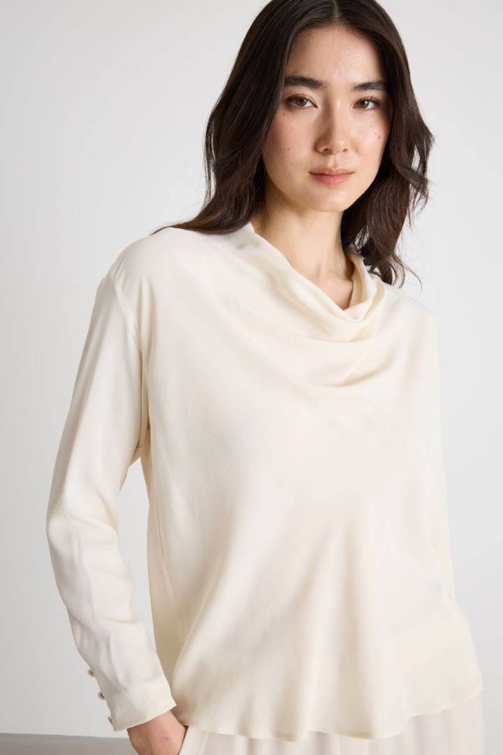 Blusa con collo a cratere Intrend - 3