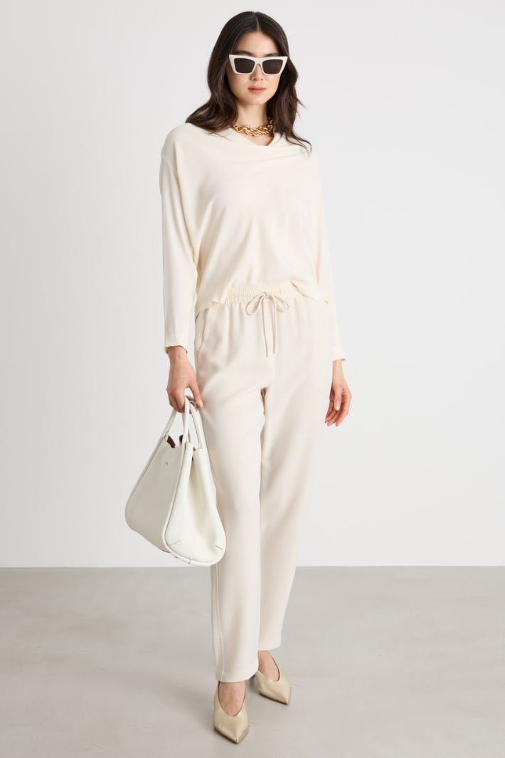 Blusa con collo a cratere Intrend