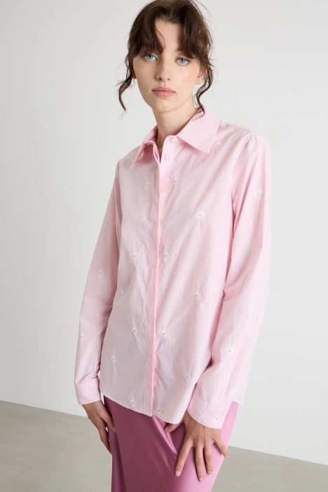 Embroidered Poplin Shirt - Intrend