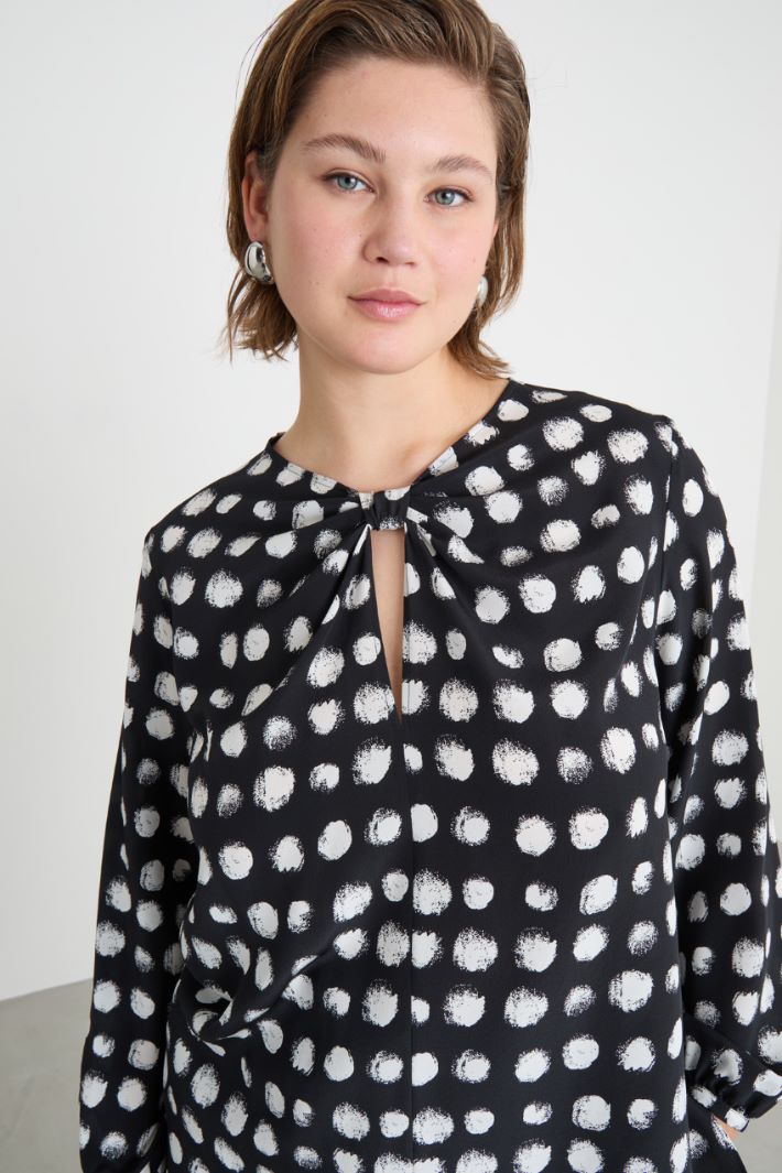 Keyhole-neck blouse Intrend - 3