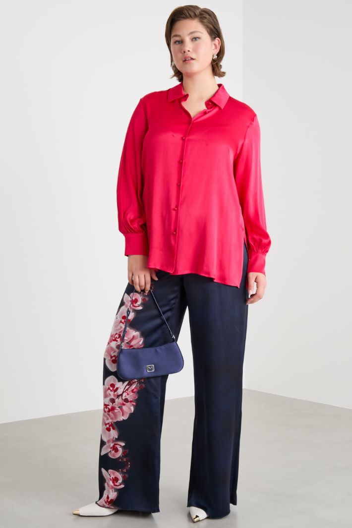 Lightweight satin blouse Intrend