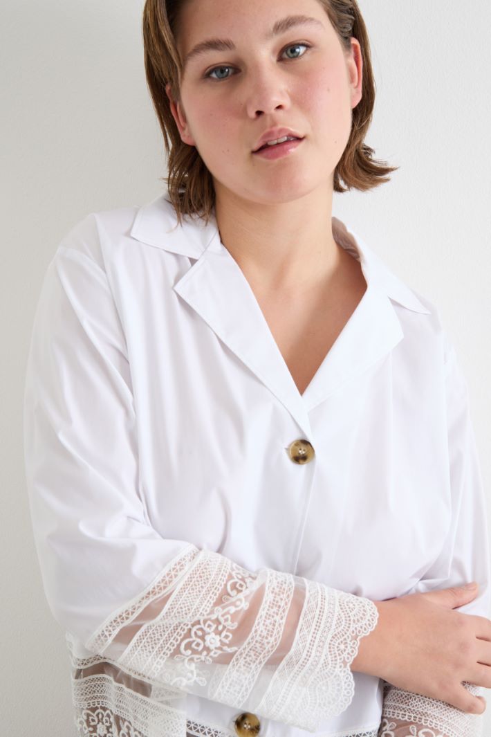 Poplin and embroidered tulle shirt Intrend - 3