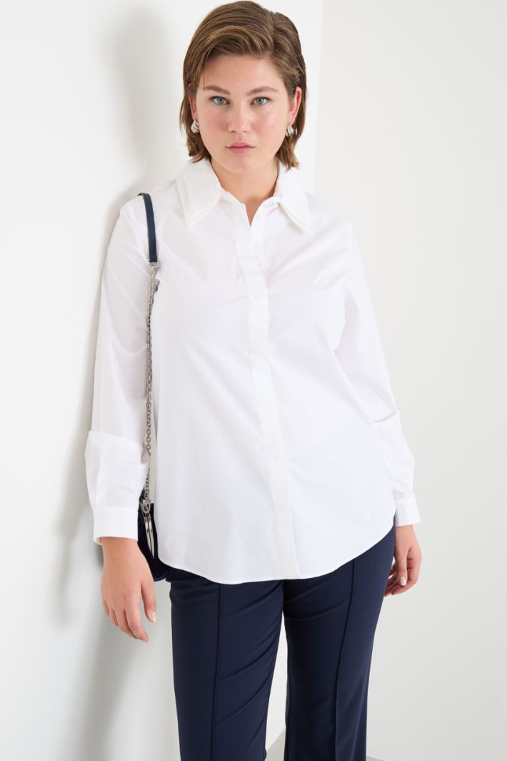 Covered-Button Poplin Shirt Intrend - 2