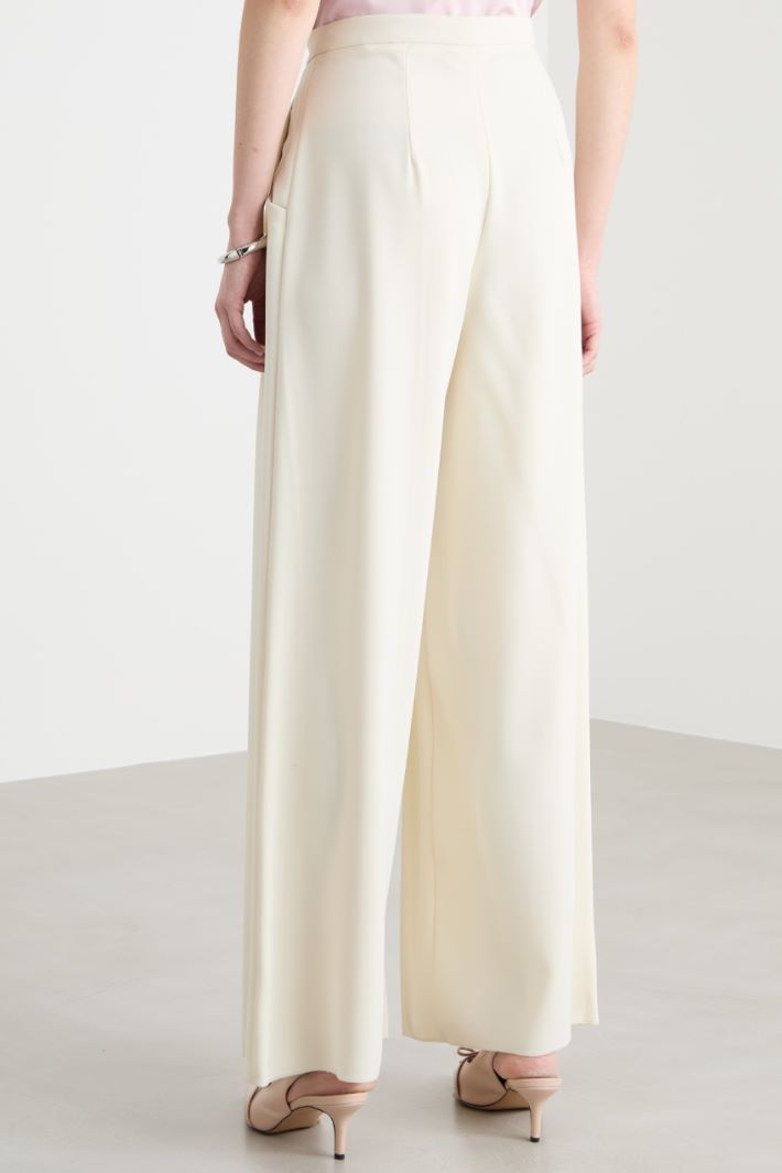 Pleated fluid crepe trousers Intrend - 4