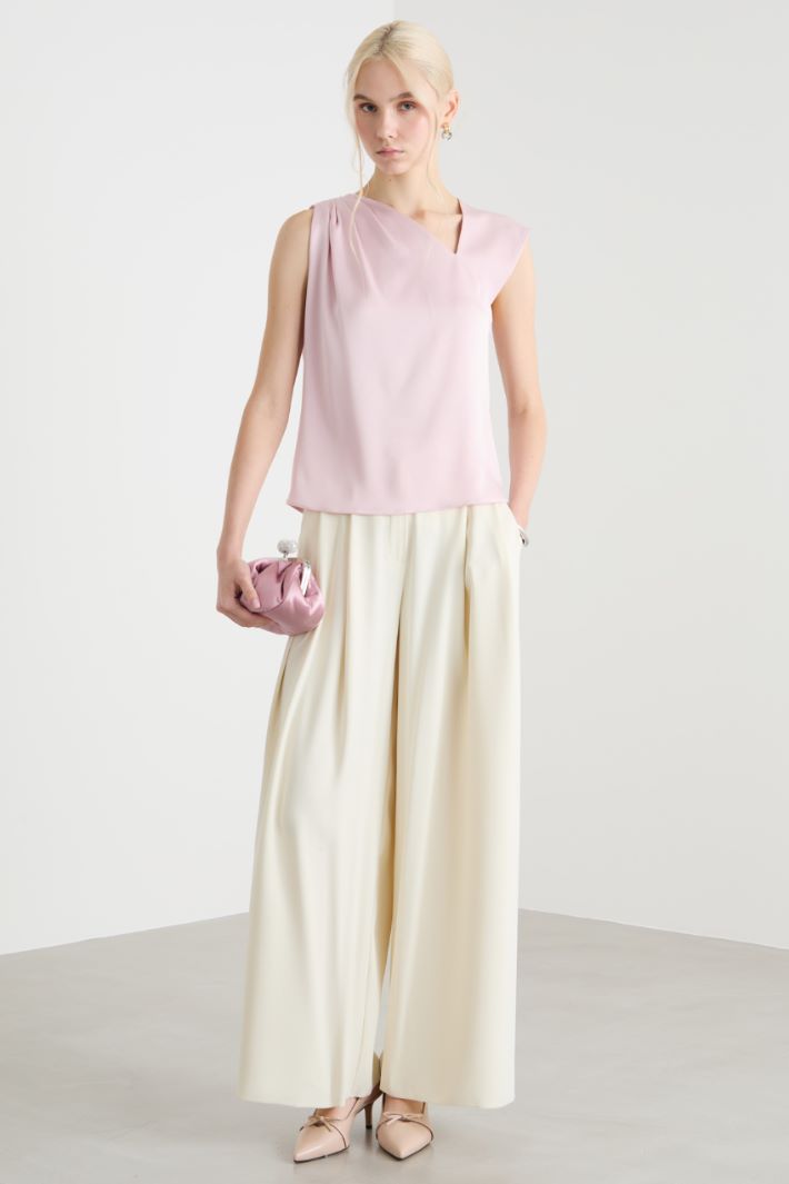 Pleated fluid crepe trousers Intrend