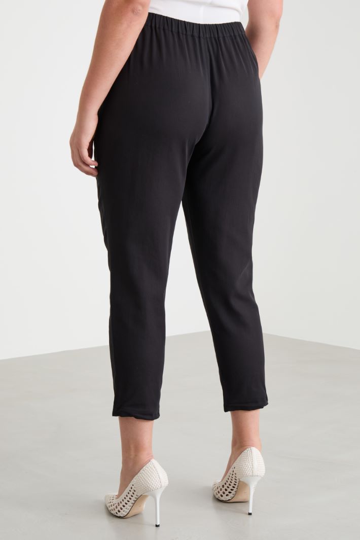 Slim-fit crepe trousers Intrend - 4