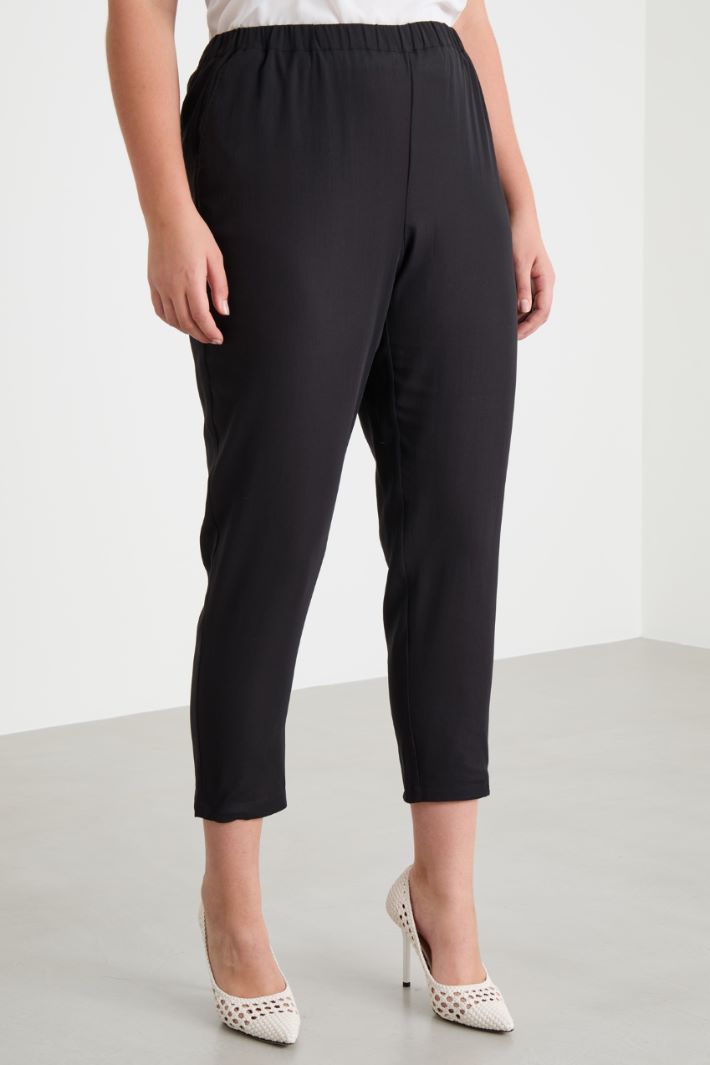 Slim-fit crepe trousers Intrend - 2