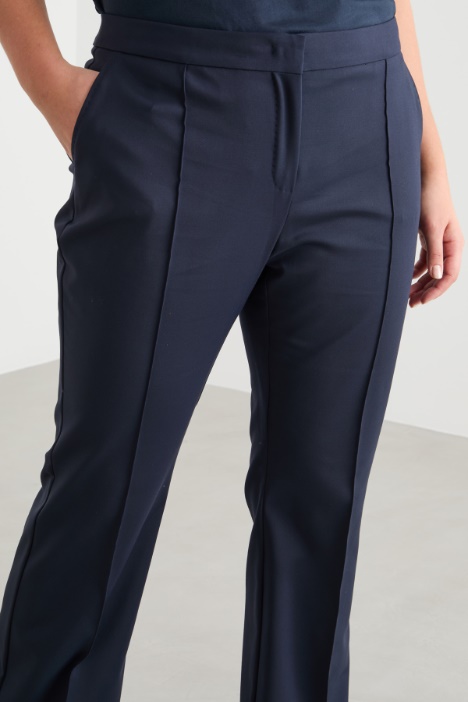 Pantalone stretch con nervatura