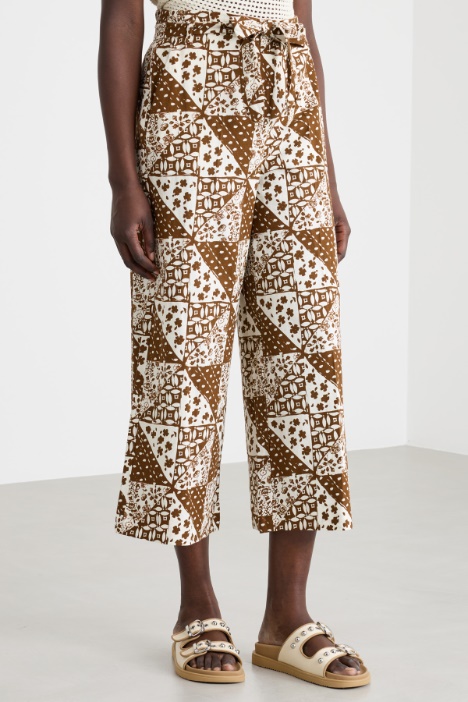 Pantalone ampio e crop