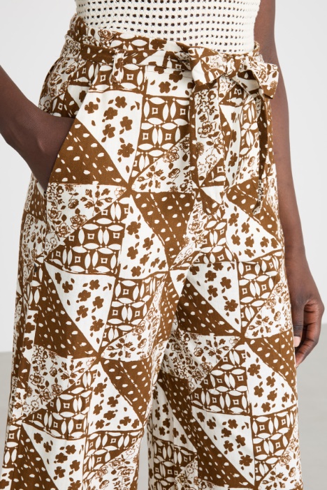 Pantalone ampio e crop