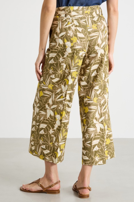 Pantalone ampio e crop