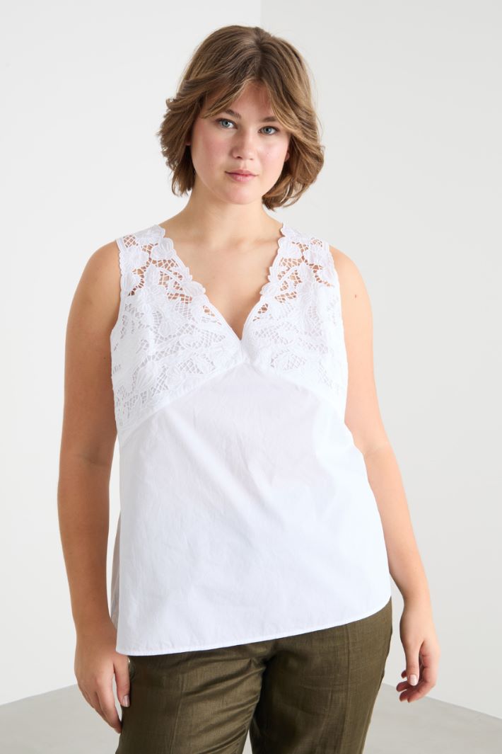 Embroidered poplin top Intrend - 2