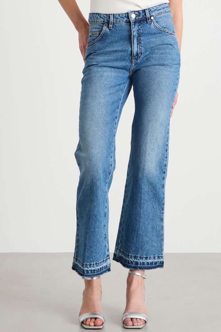 Frayed-hem flared jeans Intrend - 2