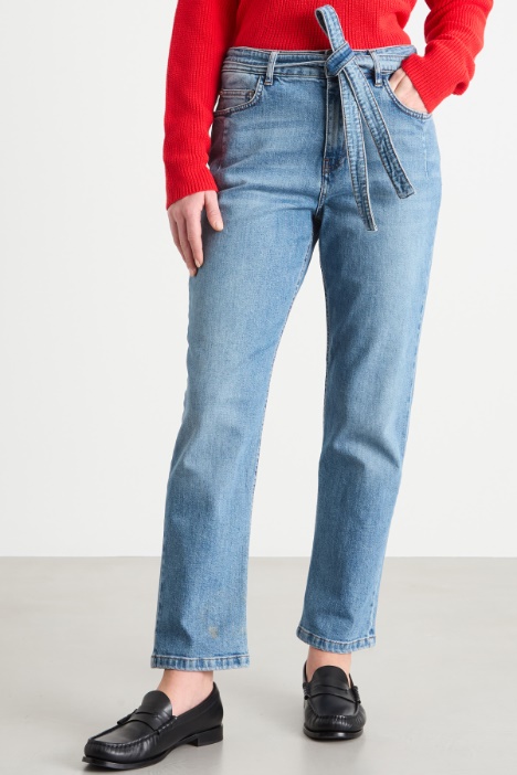 Jeans con cintura