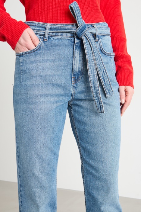 Jeans con cintura