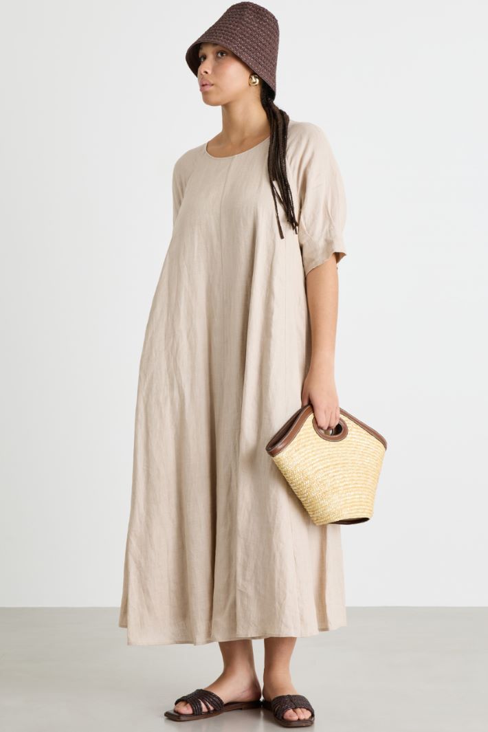 Maxi abito in tela Intrend