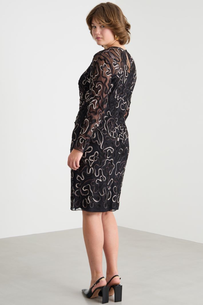 Embroidered sheath dress Intrend - 4