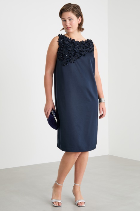 Embroidered duchesse dress Intrend