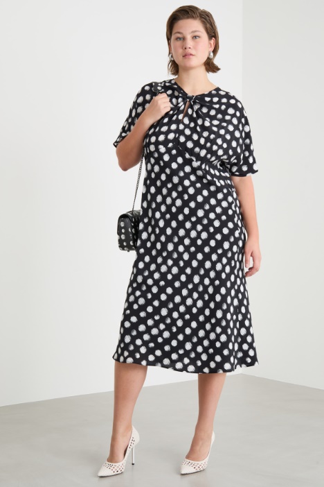 Abito midi drappeggiato Intrend