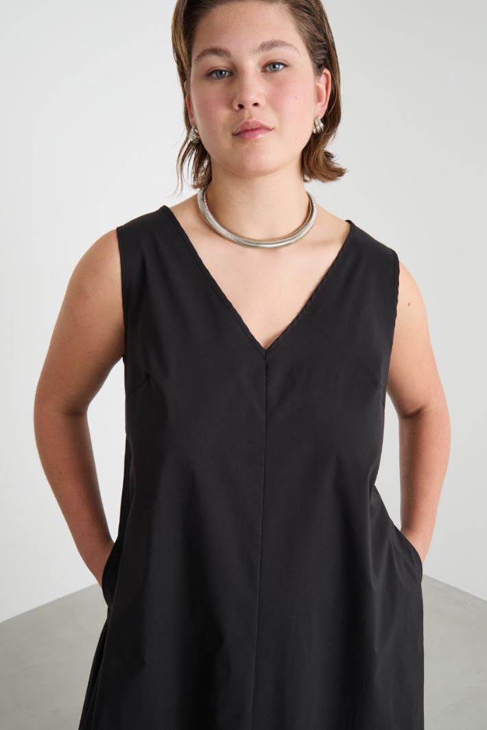 Abito svasato con balze posteriori Intrend - 3