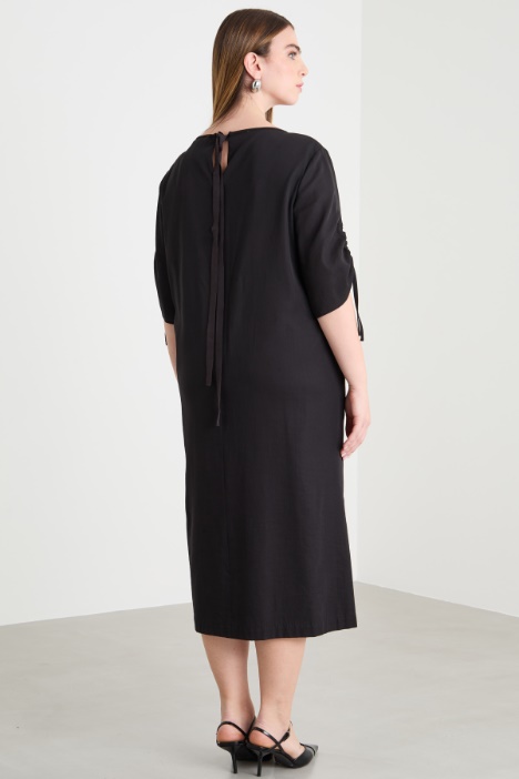 Vestido con cordón ajustable