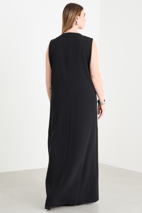 Vestido de cadí con escote en V perfilado