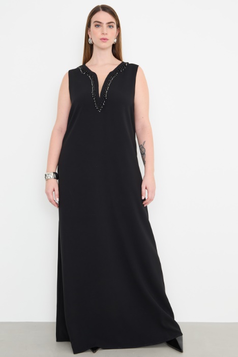 Vestido de cadí con escote en V perfilado