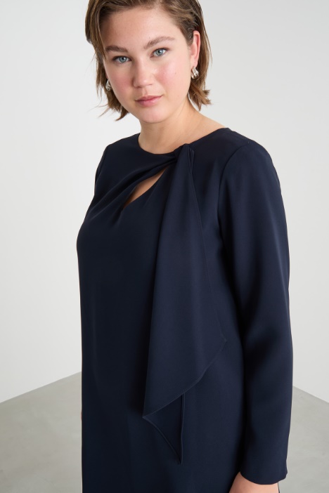 Abito in cady con cut-out