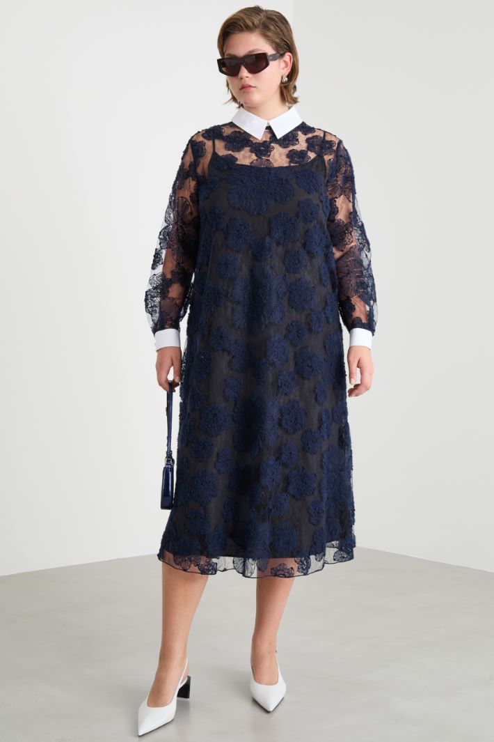 Embroidered lace dress Intrend