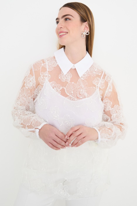 Embroidered lace blouse Intrend