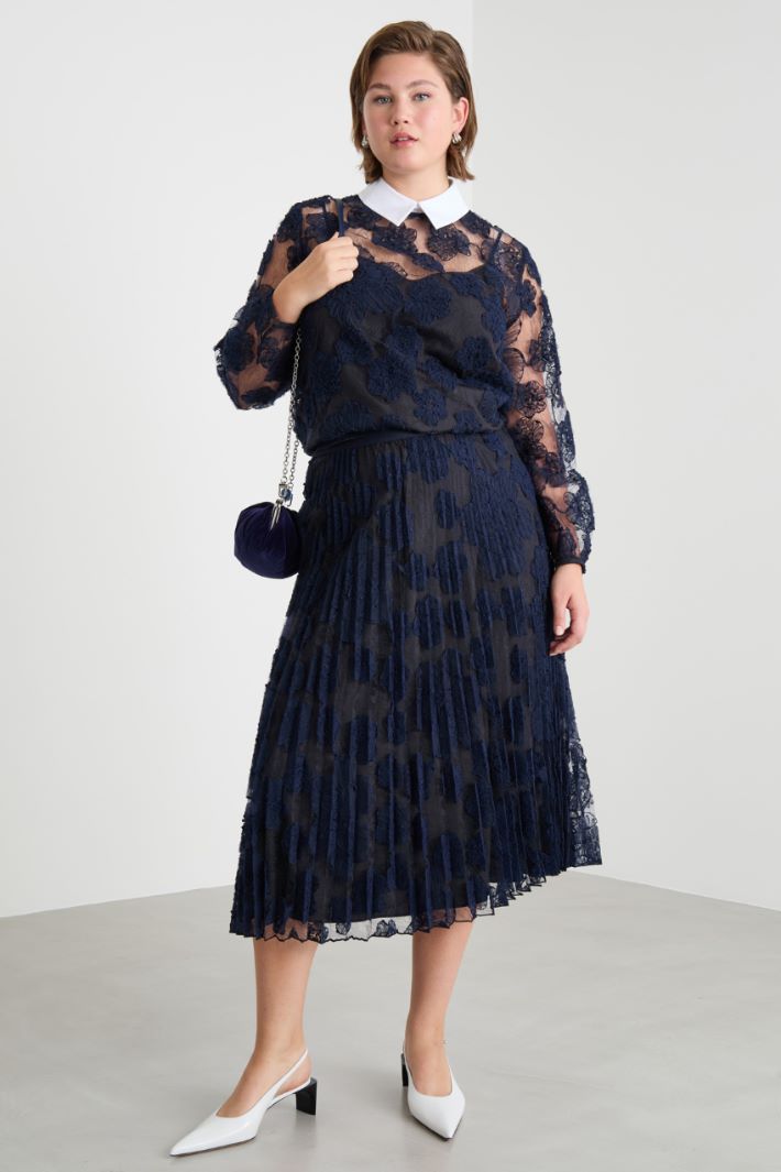 Blusa in pizzo ricamato Intrend