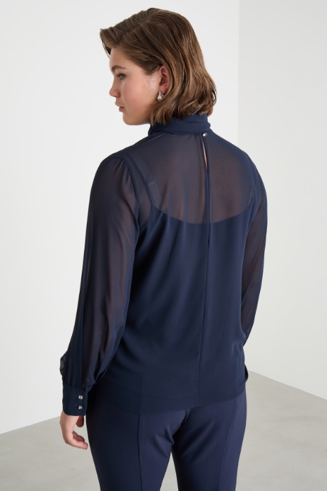 Blusa con collo a foulard