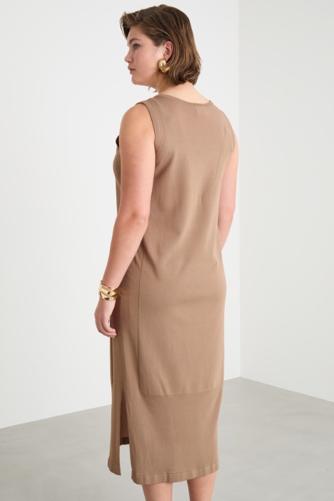 Abito in maglia con spacchi