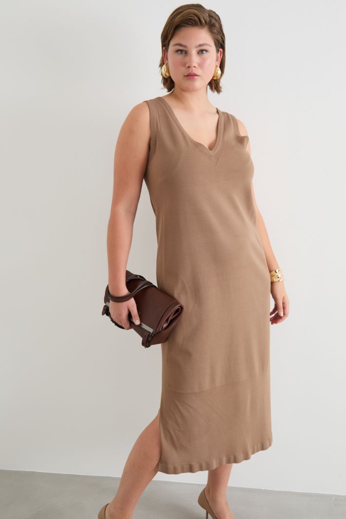 Knitted dress with side slits Intrend - 2