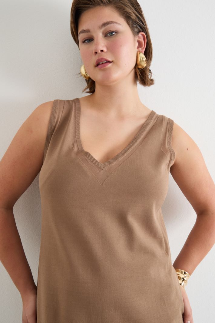 Knitted dress with side slits Intrend - 3