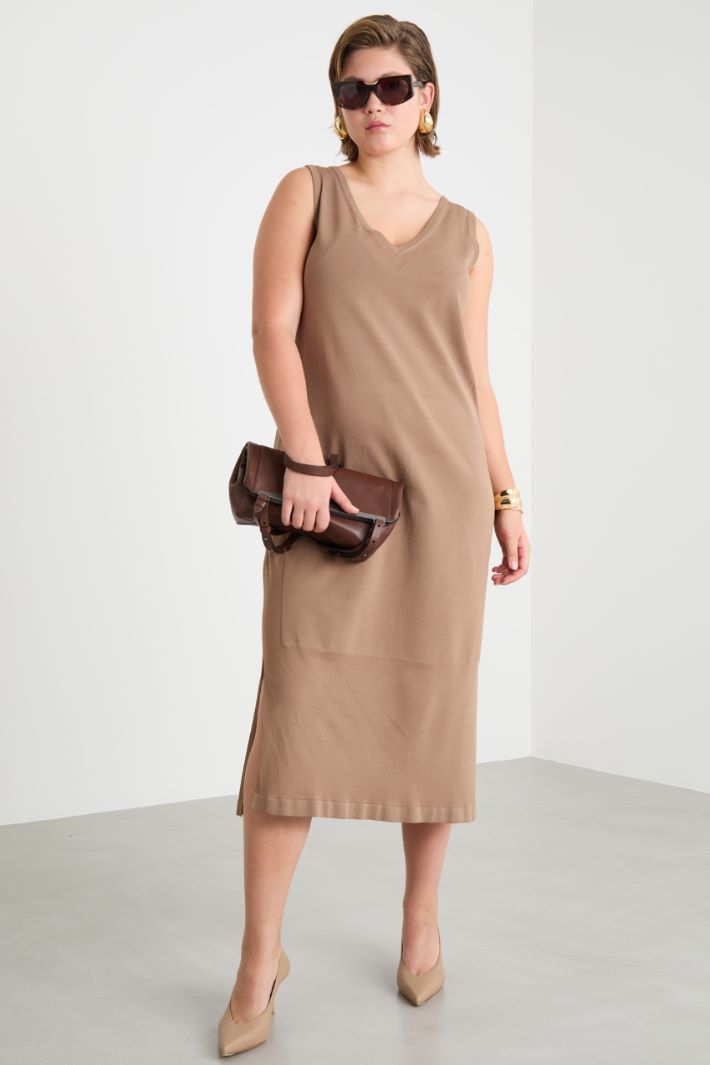 Knitted dress with side slits Intrend
